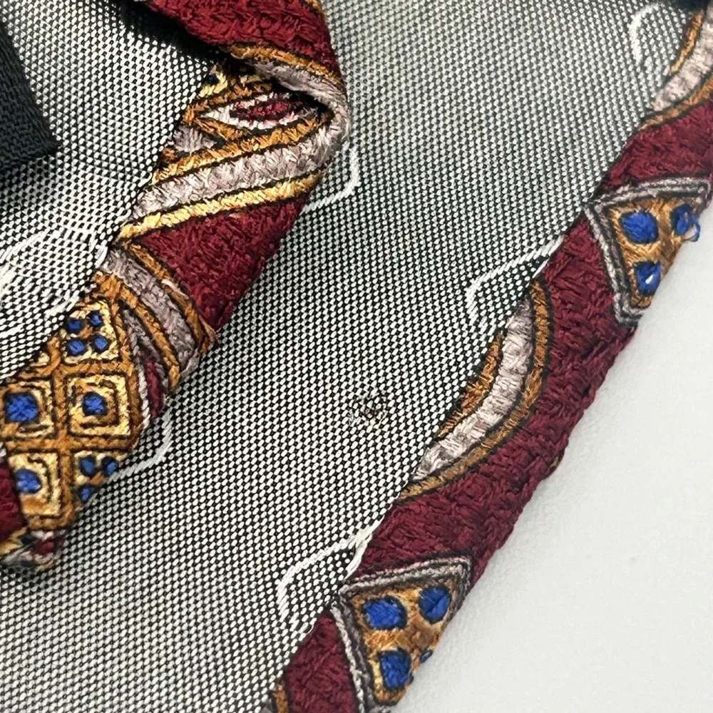 Valentino Cravatte Mens Silk Tie Burgundy Gold Geometric Medallion Made in Italy